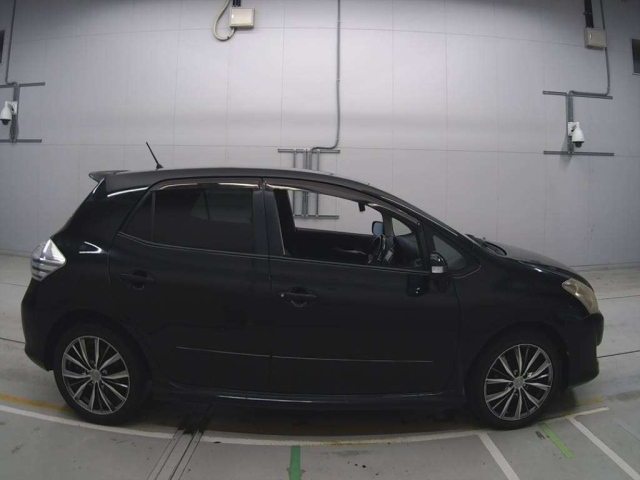 TOYOTA BLADE 2009