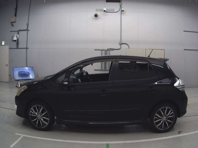 TOYOTA BLADE 2009