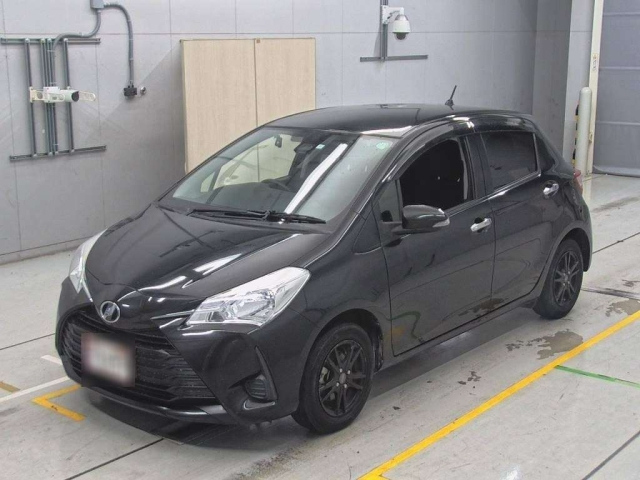 TOYOTA VITZ 2018