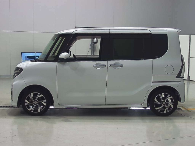DAIHATSU TANTO 2020