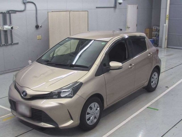 TOYOTA VITZ 2014