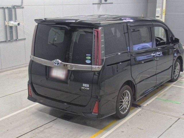 TOYOTA NOAH 2018
