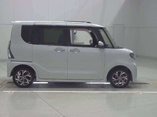 DAIHATSU TANTO 2020