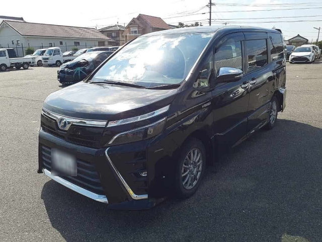TOYOTA VOXY 2018