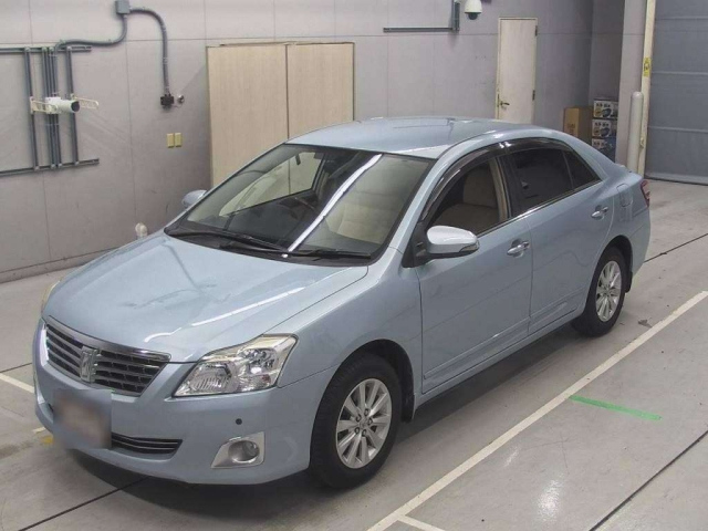 TOYOTA PREMIO 2014