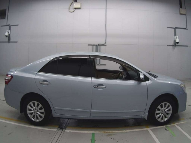 TOYOTA PREMIO 2014