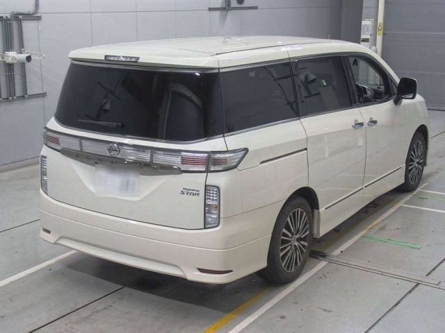 NISSAN ELGRAND 2015