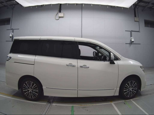 NISSAN ELGRAND 2015