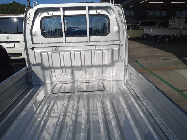 NISSAN CLIPPER TRUCK 2025