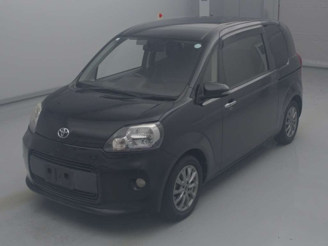 TOYOTA PORTE 2013