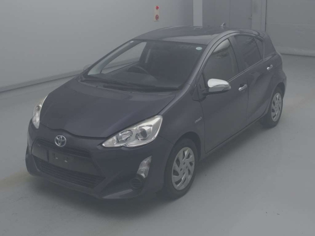 TOYOTA AQUA 2015