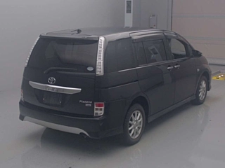 TOYOTA ISIS 2017
