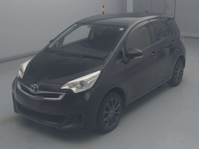 TOYOTA RACTIS 2015