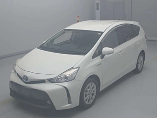 TOYOTA PRIUS ALPHA 2015