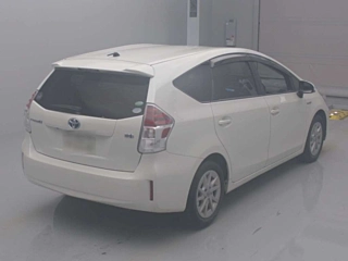 TOYOTA PRIUS ALPHA 2015