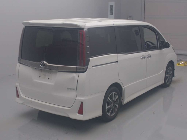 TOYOTA NOAH 2021