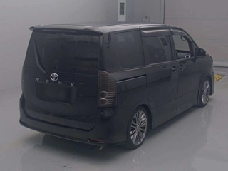 TOYOTA VOXY 2010
