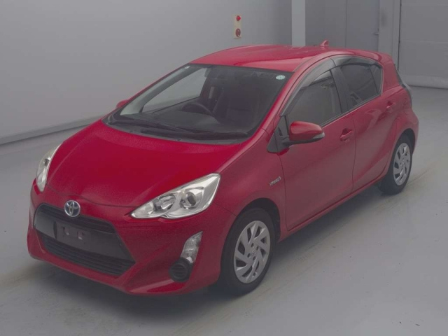 TOYOTA AQUA 2015