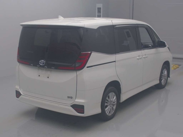 TOYOTA NOAH 2023