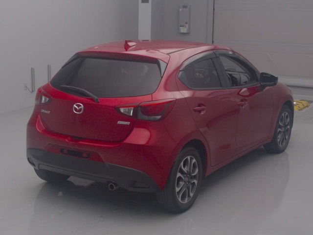 MAZDA DEMIO 2016