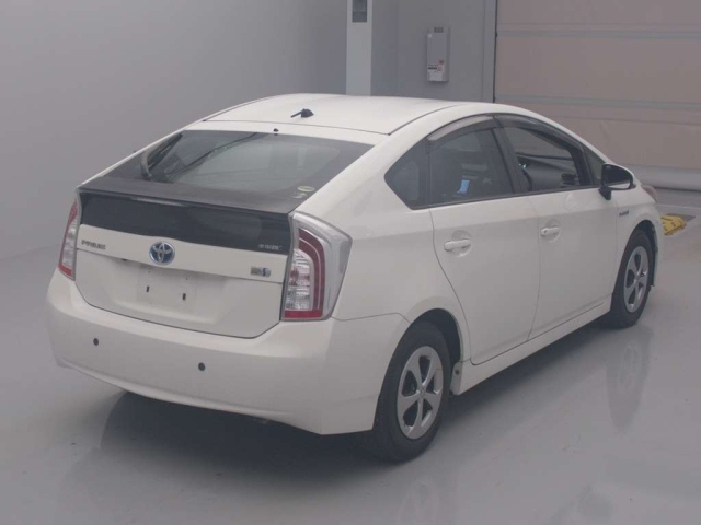 TOYOTA PRIUS 2013