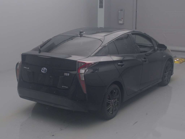 TOYOTA PRIUS 2016