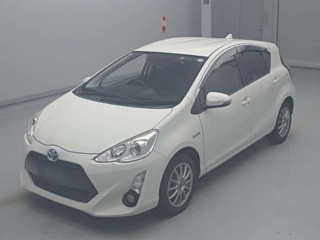 TOYOTA AQUA 2015
