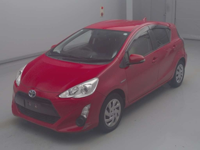 TOYOTA AQUA 2015