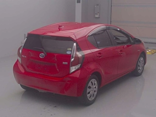 TOYOTA AQUA 2015
