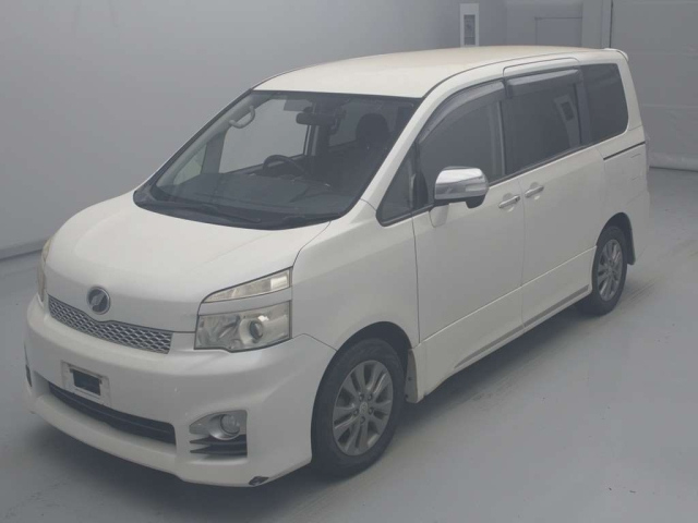 TOYOTA VOXY 2012