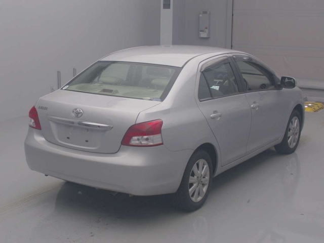 TOYOTA BELTA 2010