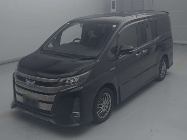 TOYOTA NOAH 2018