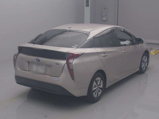 TOYOTA PRIUS 2016