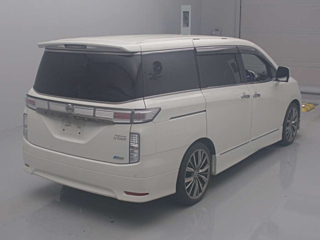NISSAN ELGRAND 2010