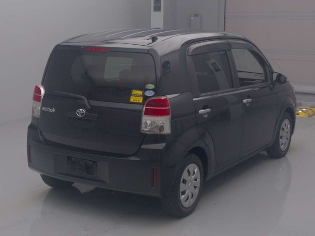 TOYOTA SPADE 2013