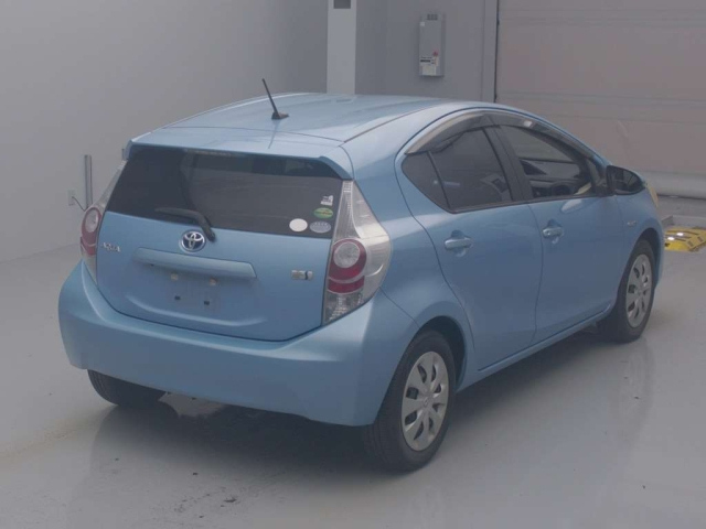 TOYOTA AQUA 2013