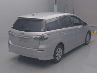 TOYOTA WISH 2015
