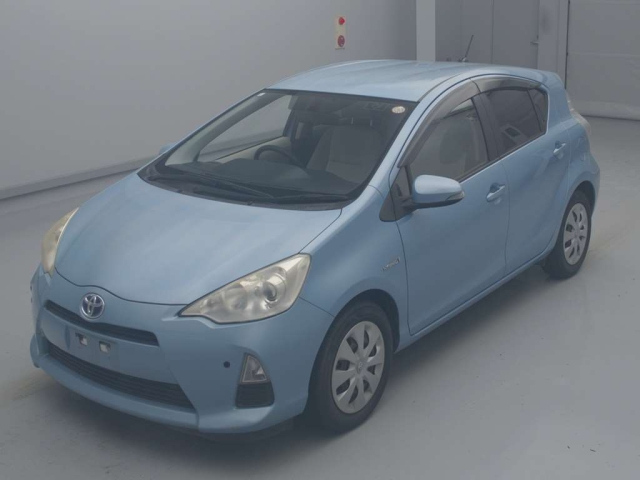 TOYOTA AQUA 2013
