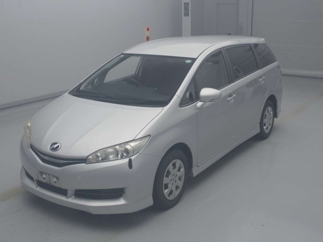 TOYOTA WISH 2015