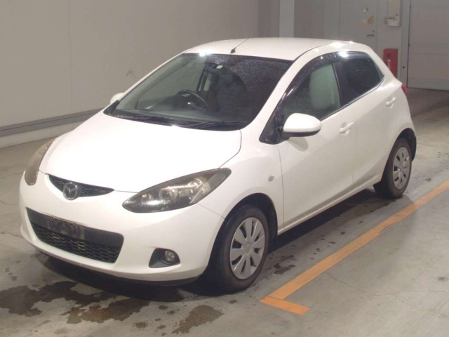MAZDA DEMIO 2010