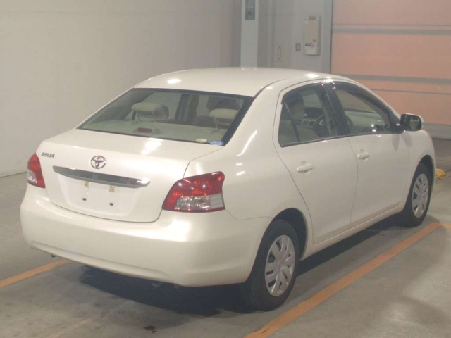 TOYOTA BELTA 2010