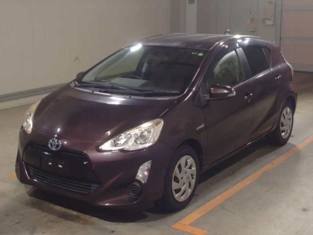 TOYOTA AQUA 2015
