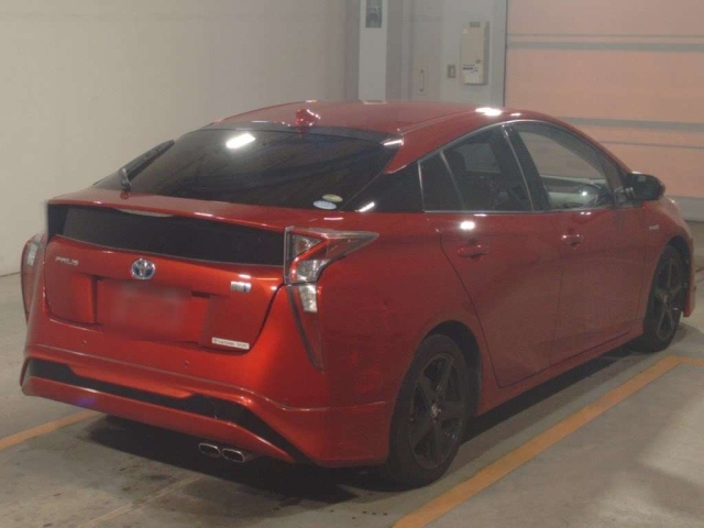 TOYOTA PRIUS 2016