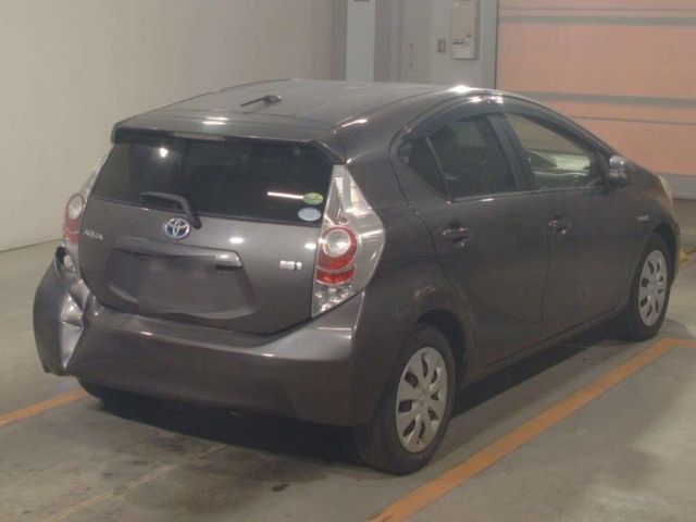 TOYOTA AQUA 2013