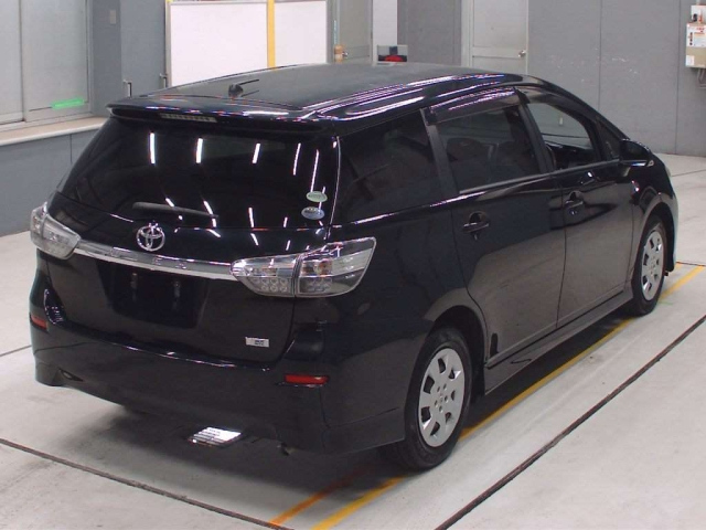 TOYOTA WISH 2013