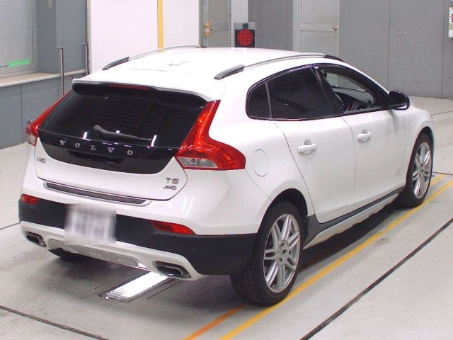 VOLVO V40 2013