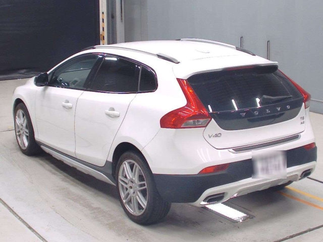 VOLVO V40 2013