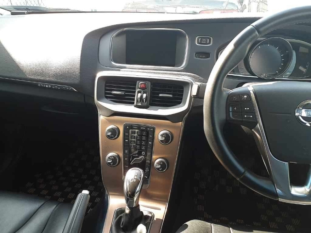 VOLVO V40 2013