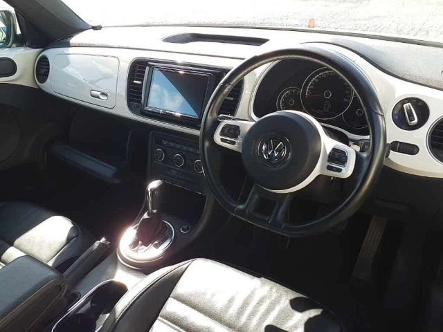 VOLKSWAGEN THE BEETLE 2012