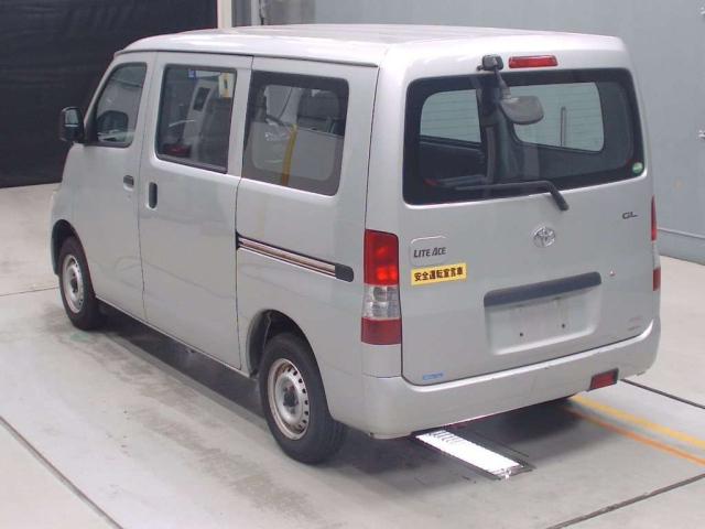 TOYOTA LITE ACE VAN 2013